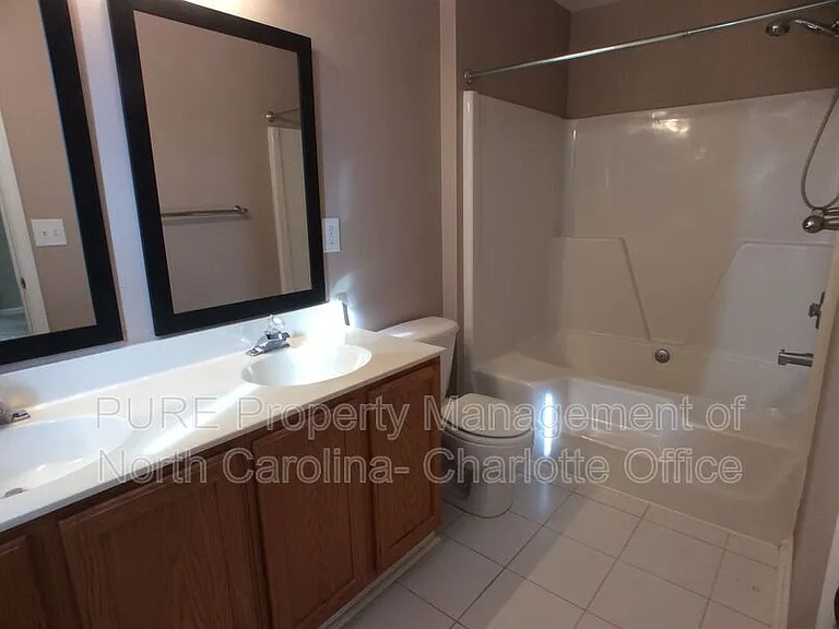 17811 Delmas Dr — Photo 20