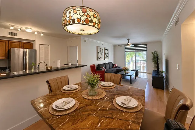 2 bed, 1121 sqft, $2,850 — Photo 3