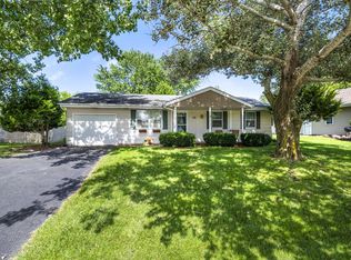 123 Bush Dr, Elwood, IL 60421