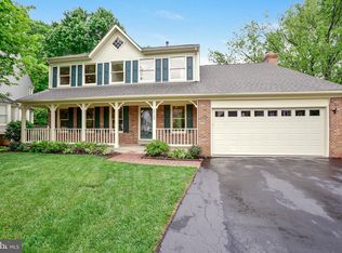 13105 Willoughby Point Dr, Fairfax, VA 22033