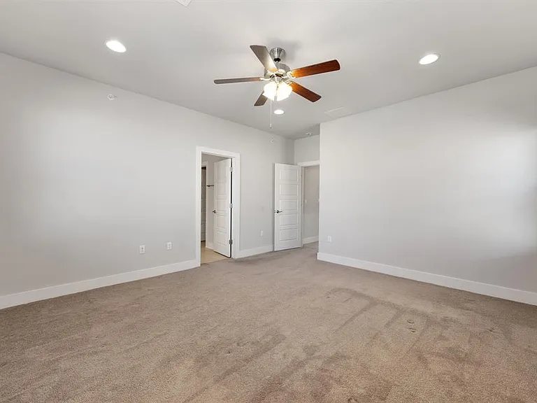 13800 Lyndhurst St #326 — Photo 17