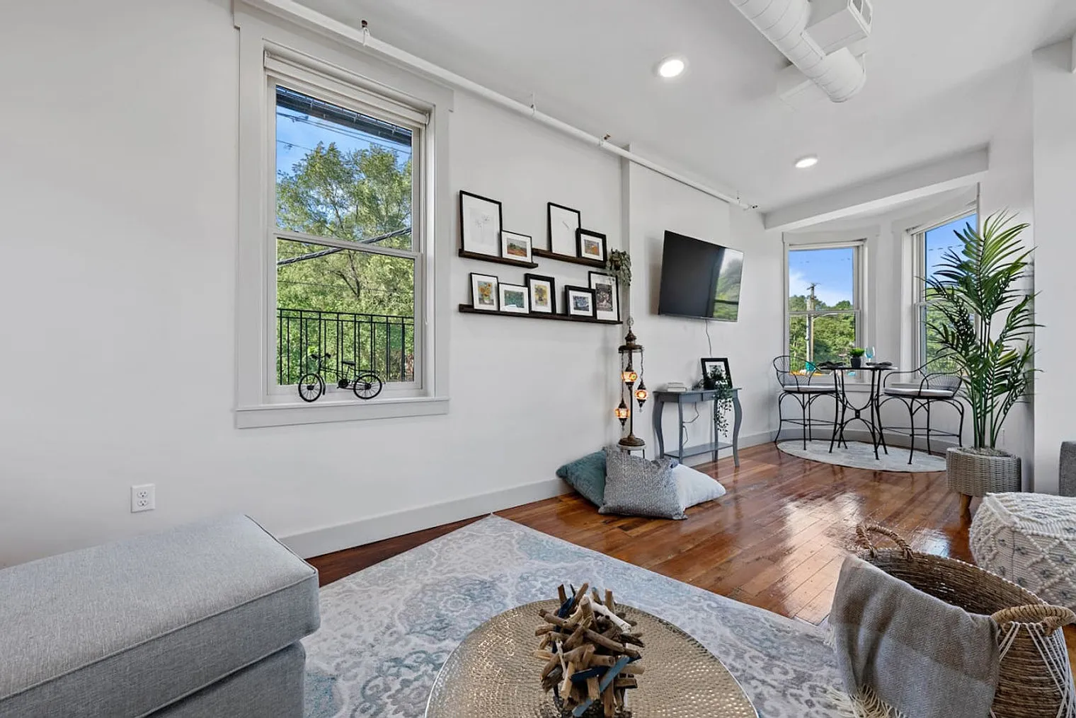 1 bed, 1.0 bath, 861 sqft, $1,883 — Photo 4