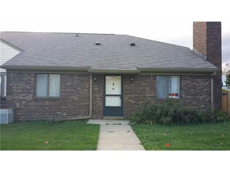 4906 Oakbrook Ct photo 1