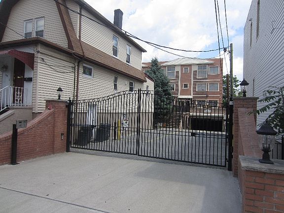 Gate with camera intercom