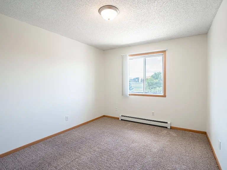 Bismarck, ND Sierra Ridge Apartments | 32C | Bedroom