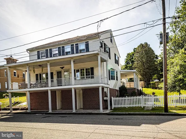 66 E Savory St, Pottsville, PA 17901