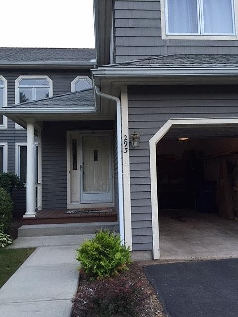 Front Entrance / Garage