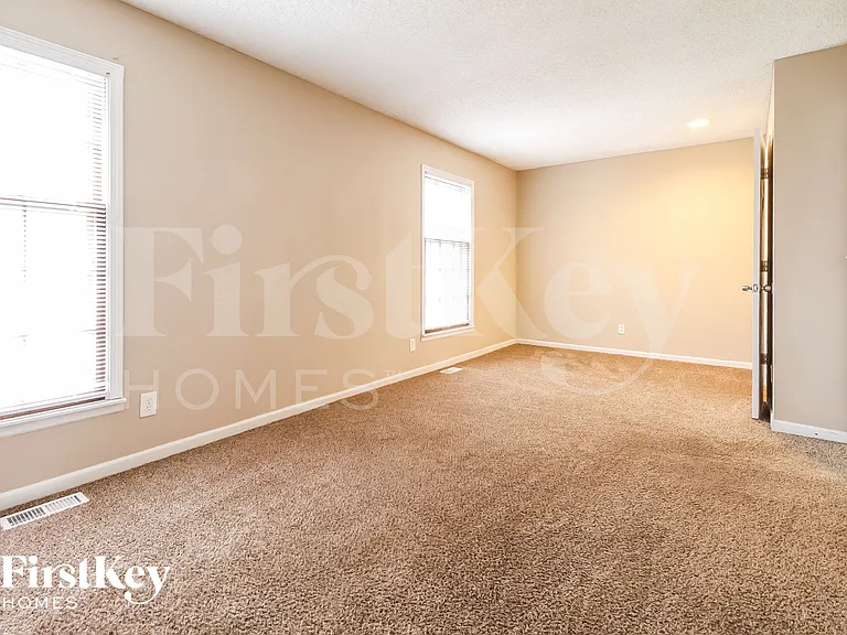 7714 NW 69th Ter — Photo 11