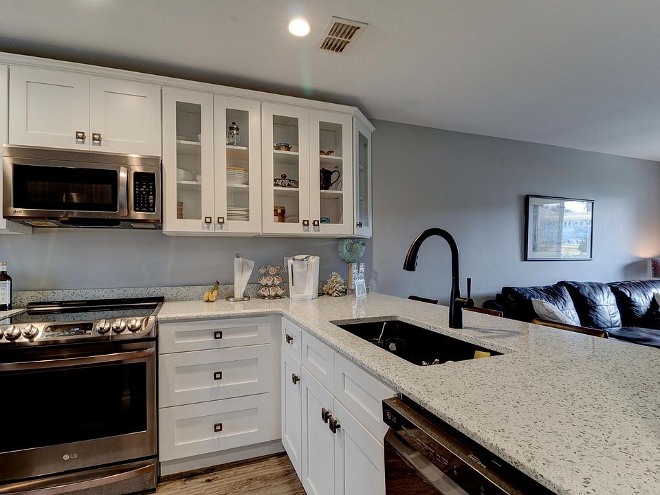 1st image of 107 Lagoon Ct