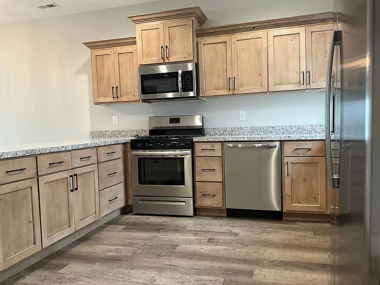 756 May St — Photo 7