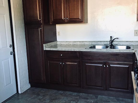 4th image of 4379 Clairemont Mesa Blvd