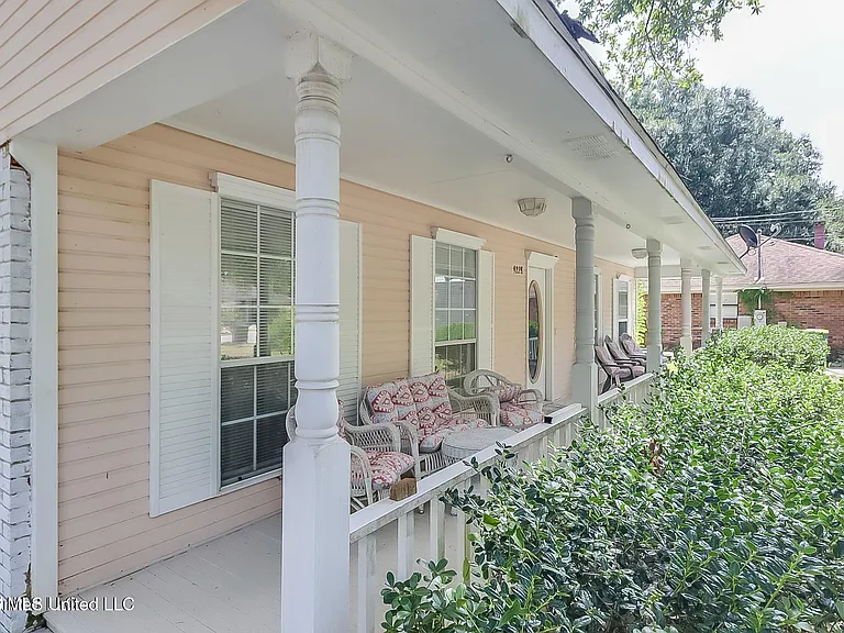 9228 Pointe Aux Chenes Rd — Photo 19