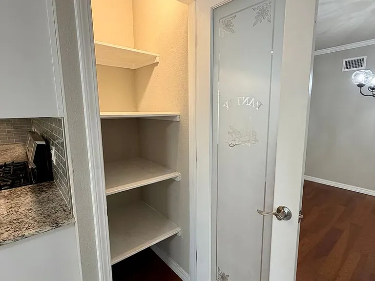 2120 Garner Ln — Photo 8