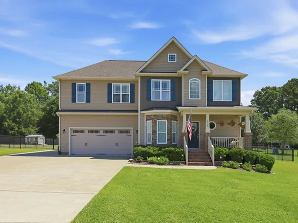 2928 Plantation Glen Dr, Zebulon, NC 27597