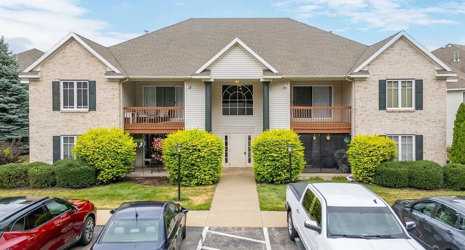 2 bed, 1176 sqft, $1,450 — Photo 1