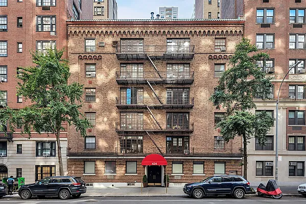 Sold by Douglas Elliman | media 6