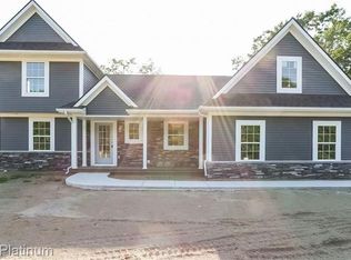 21837 Celestial Cir, Pinckney, MI 48169