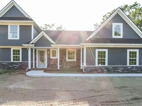21837 Celestial Cir, Pinckney, MI 48169