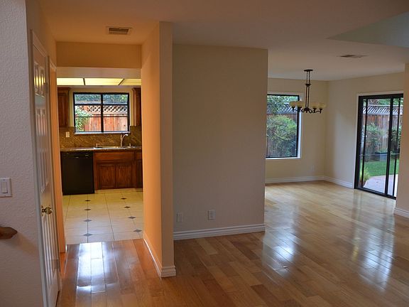 3rd image of 3030 Greenbriar Ct
