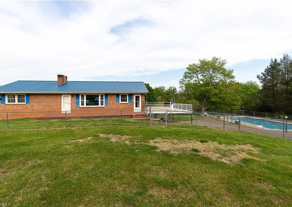 1st image of 4024 Kenwood Dr