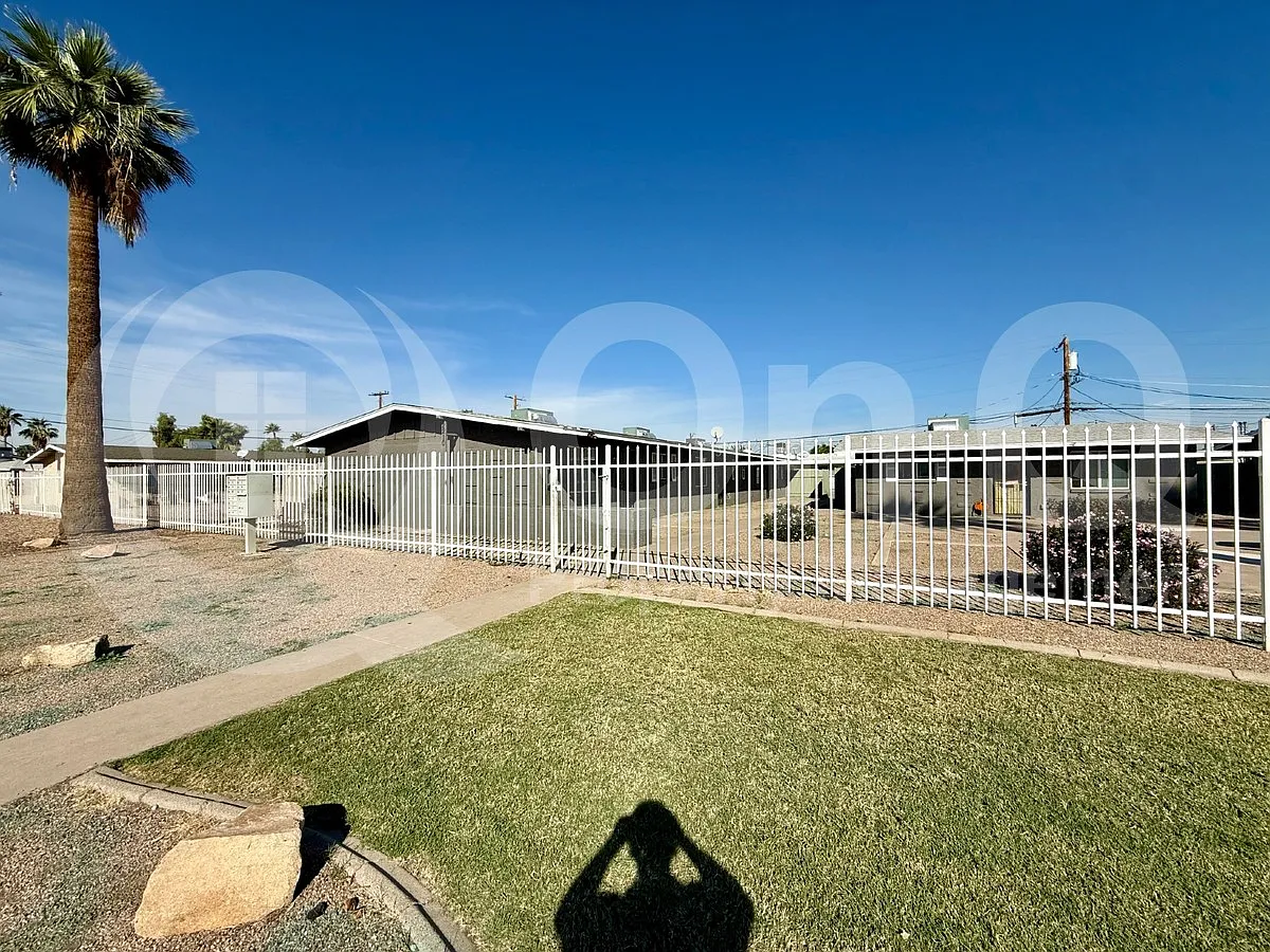 2 bed, 1.0 bath, 800 sqft, $1,125 — Photo 2