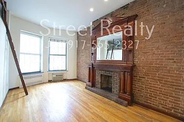 Rented by Street Realty Brokerage LLC