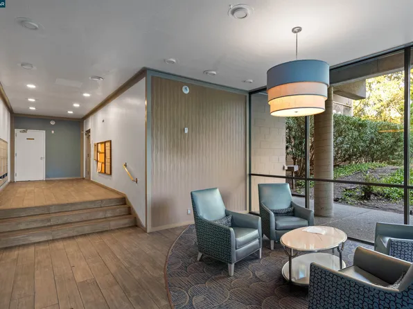 460 N Civic Dr APT 208, Walnut Creek, CA 94596