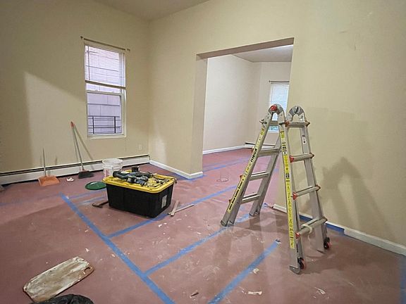 3rd image of 1720 Melville St #2