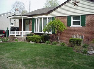 29742 Richland St, Livonia, MI 48150