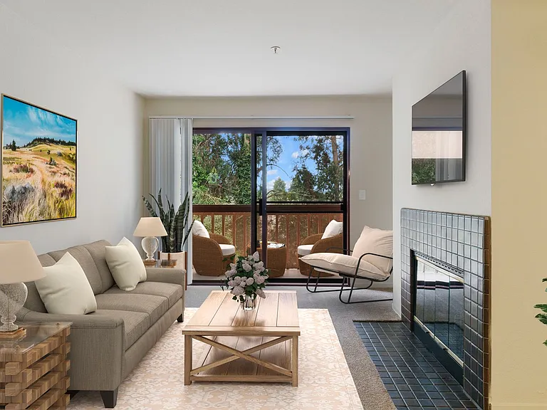 WOODSIDE — Photo 10