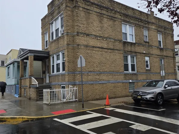 540 61st Street image 1 of 16