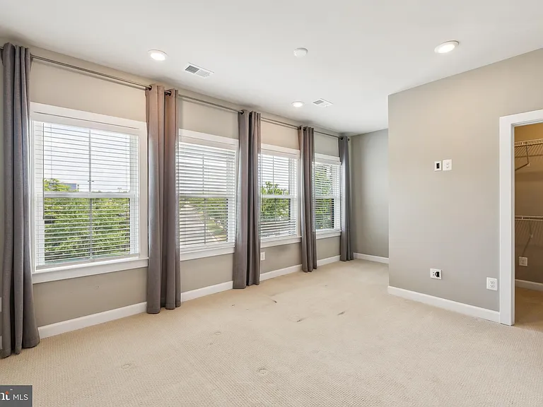13212 Woodland Park Rd — Photo 22