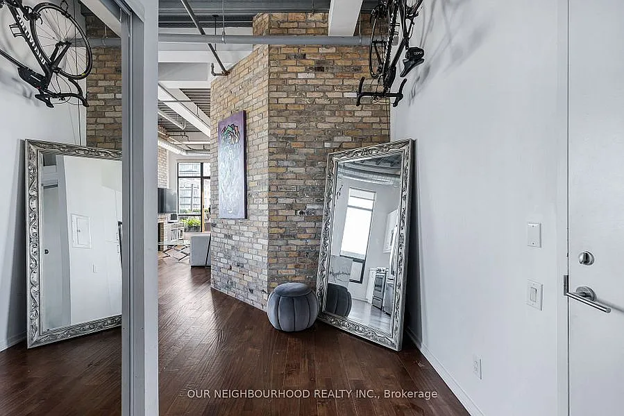 736 Dundas (The Tannery Lofts) — Photo 1
