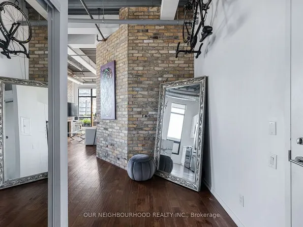 736 Dundas St E Penthouse 2, Toronto, ON M5A 2C5