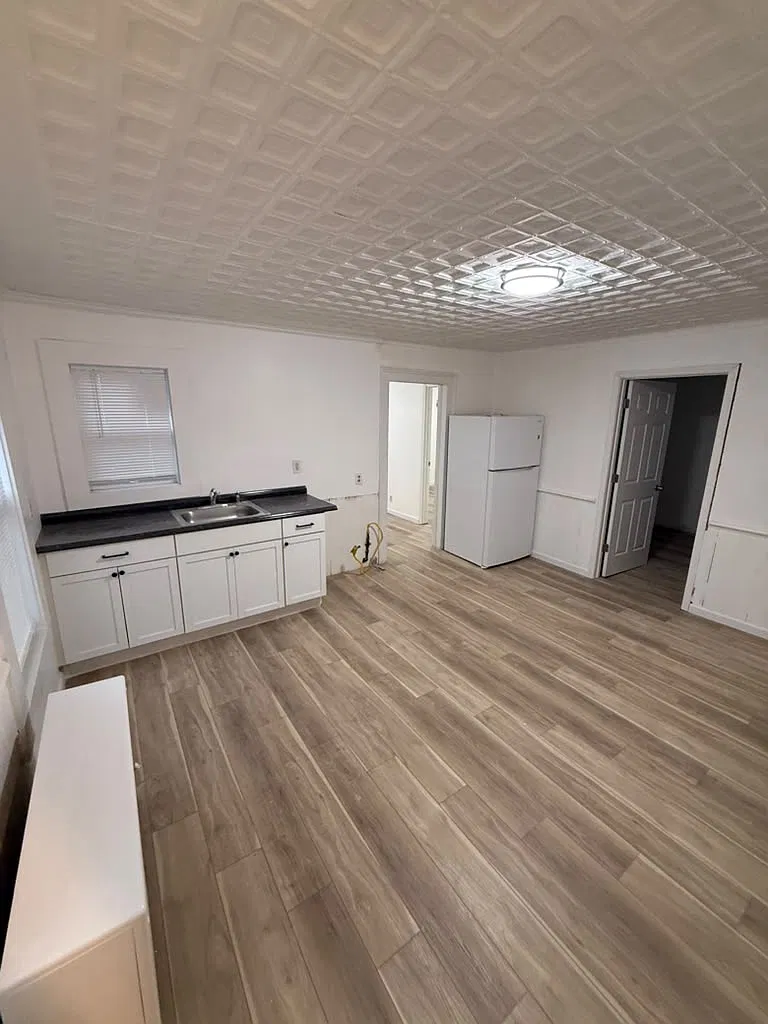 2 bed, $1,250 — Photo 1