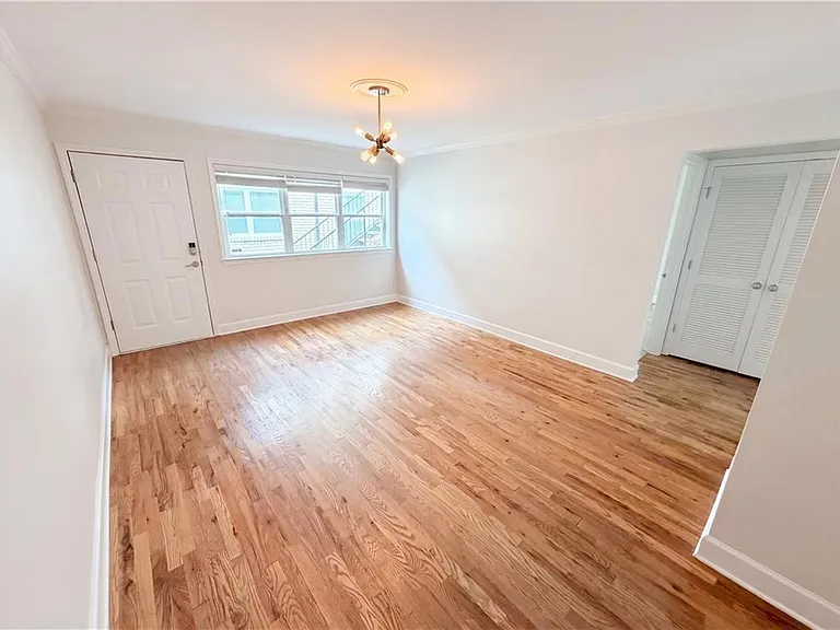 48 Peachtree Ave #200 — Photo 4