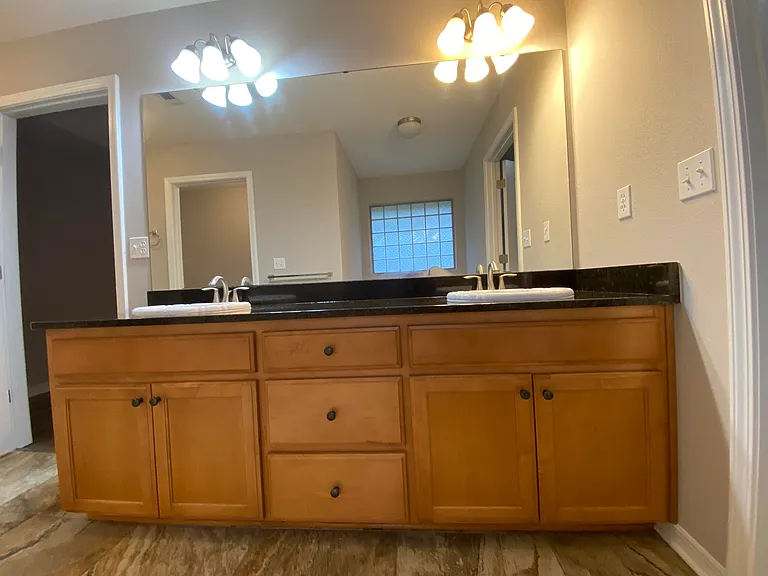 1810 Twin Pine Blvd — Photo 28