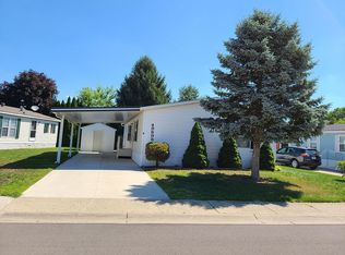 49898 Fox Trl, Shelby Township, MI