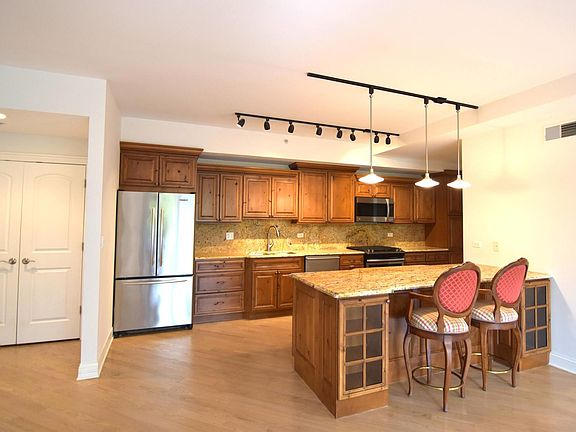 4th image of 417 N Cass Ave APT 3D
