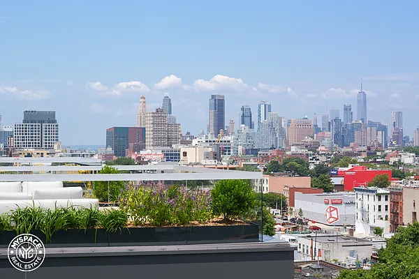 Rented by MySpaceNYC | media 24