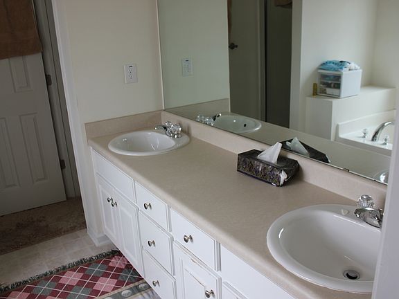 4th image of 704 Emertrey Dr