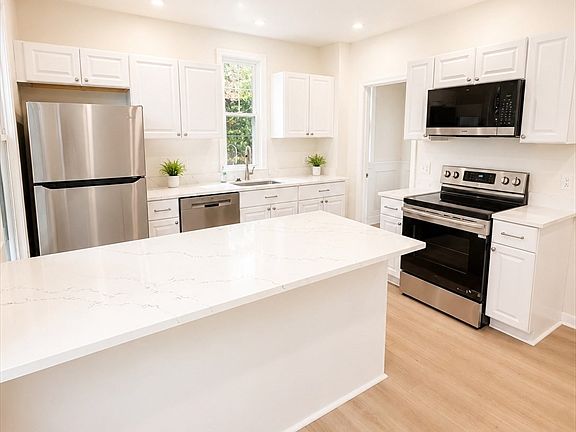 4th image of 60 Bennington St #2