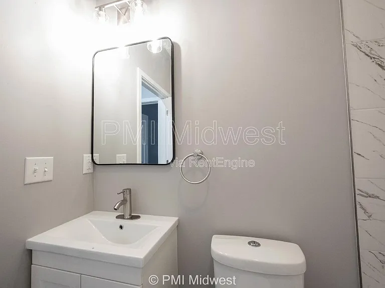 2038 E Maryland St #B — Photo 15