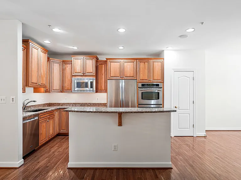 7720 Spoleto Ln — Photo 7