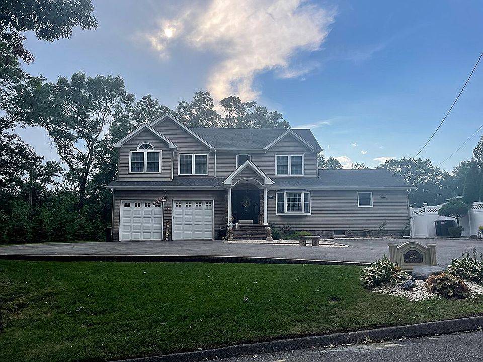 1st image of 24 Clover Dr
