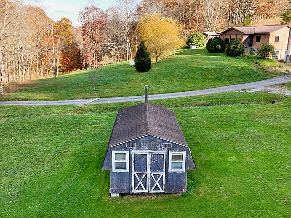 1811 Clayton Rd, Alderson, WV 24910 | Zillow