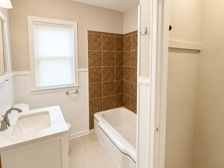 509 Torrance Ave — Photo 4