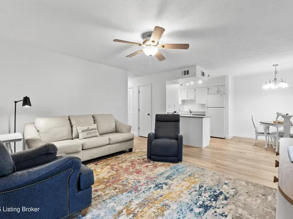 9806 Whipps Mill Rd Unit 1, Louisville, KY 40223