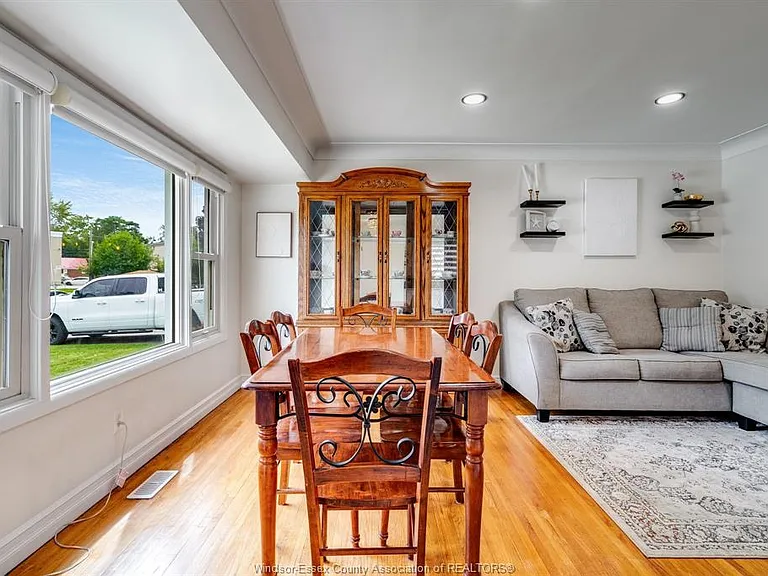 1342 Marlborough Blvd — Photo 4