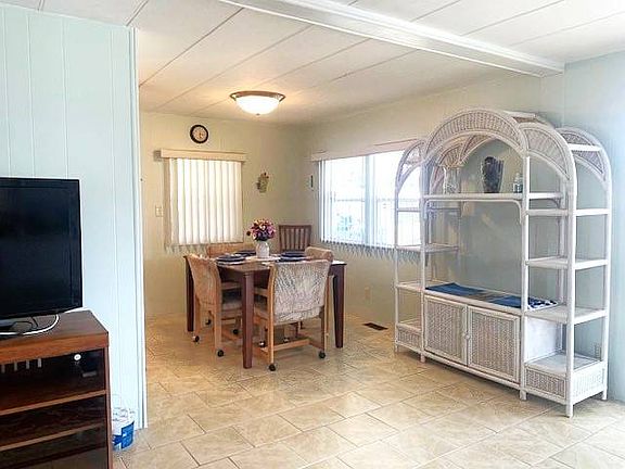 4th image of 29 Belle Tower Ave #29
